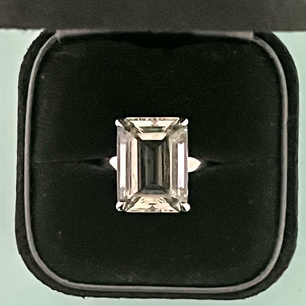 Size 8 Tiffany & Co. 9 Carat Emerald Cut Prasiolite